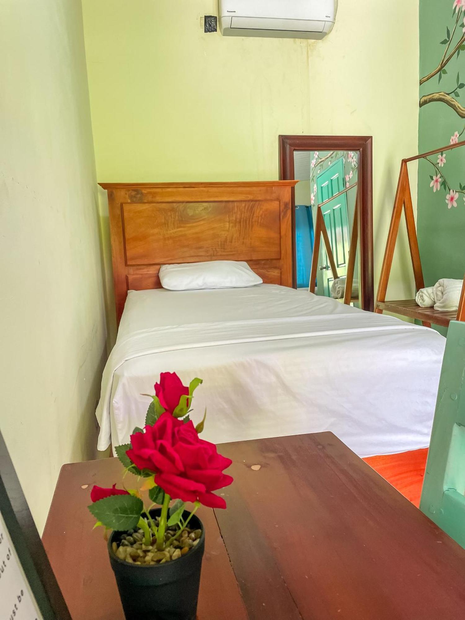 Hostal Eden Moyogalpa Luaran gambar