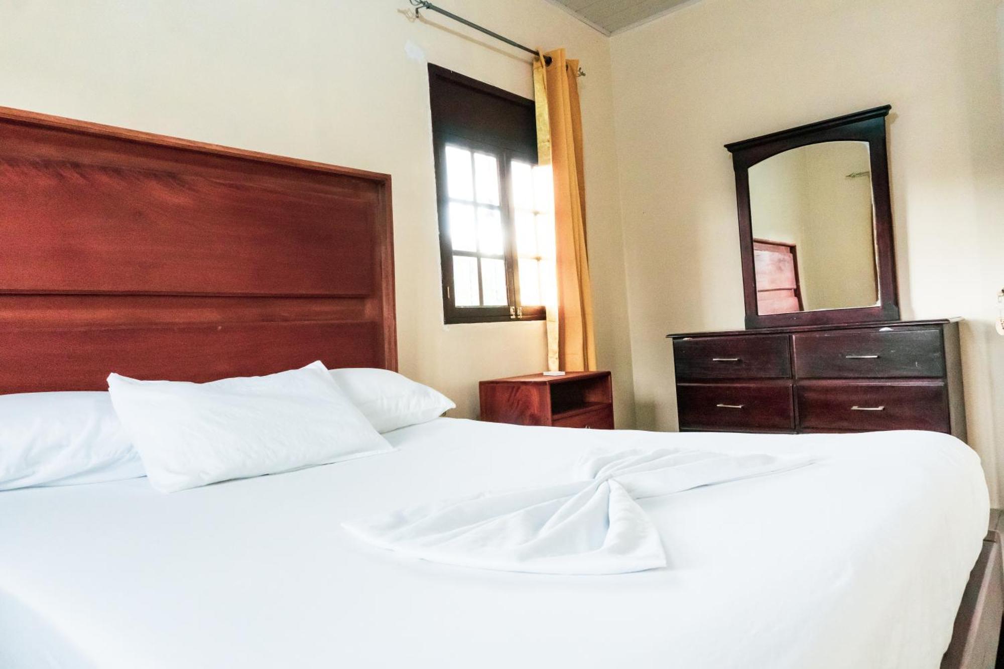 Hostal Eden Moyogalpa Luaran gambar
