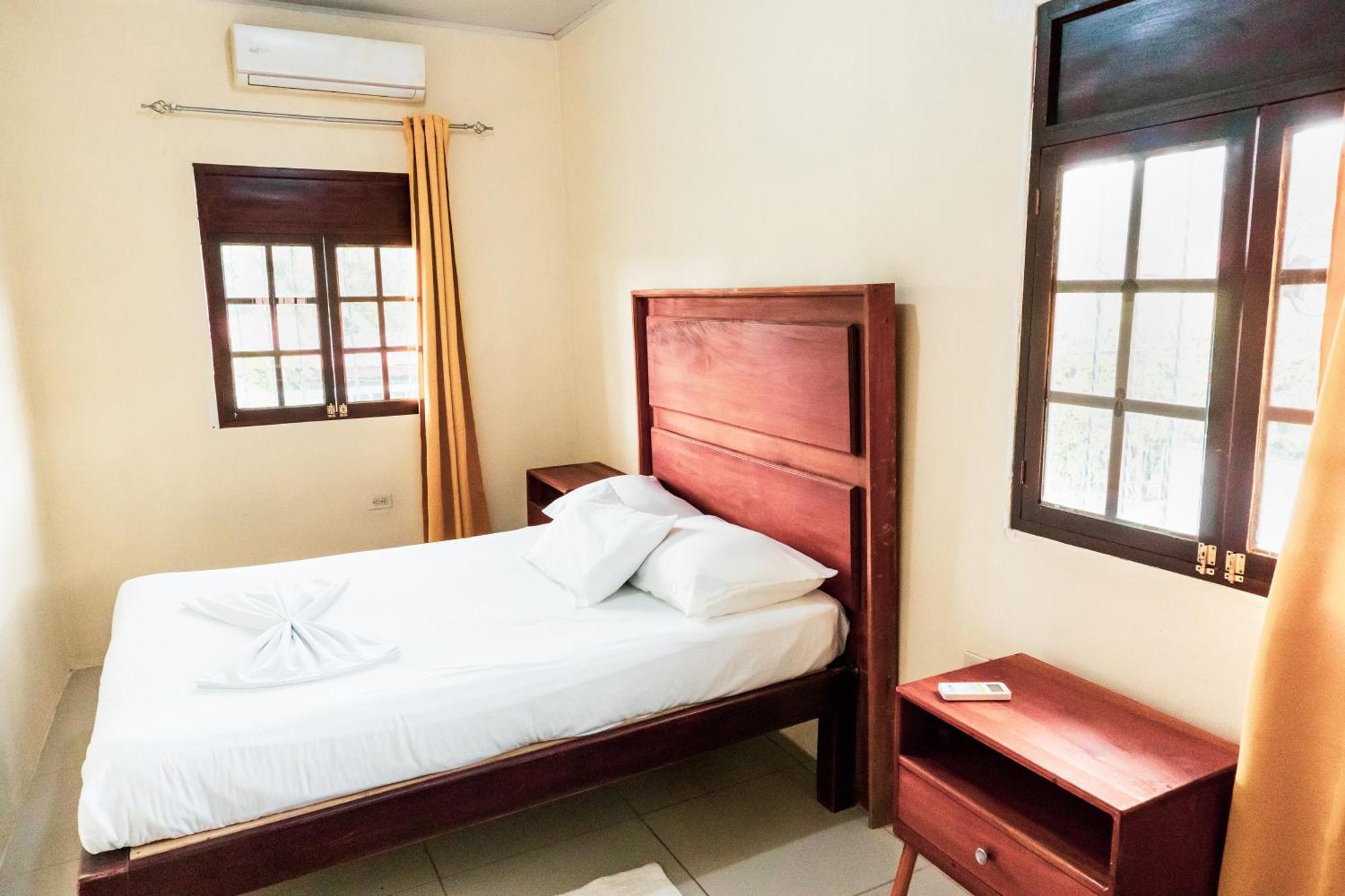 Hostal Eden Moyogalpa Luaran gambar