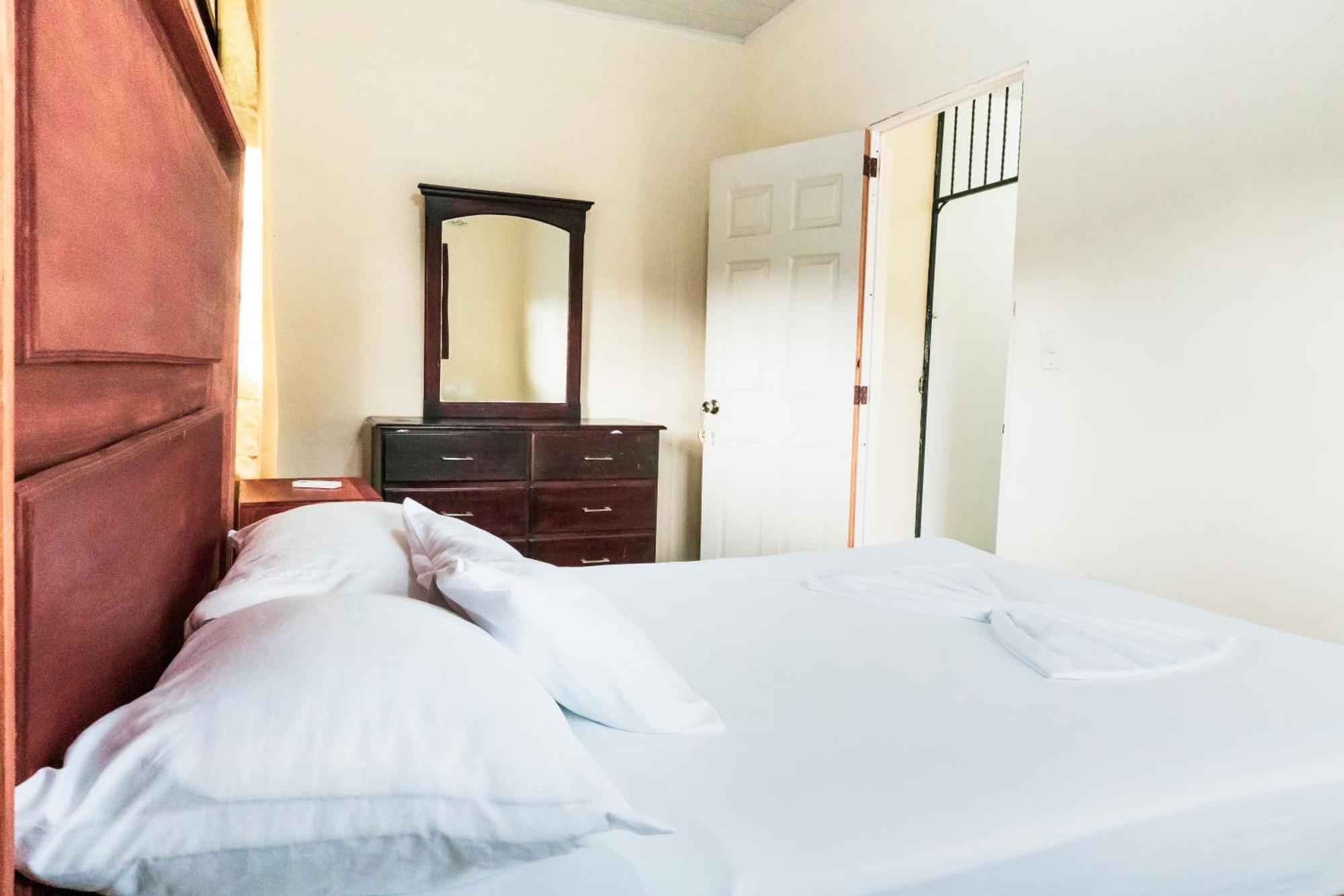 Hostal Eden Moyogalpa Luaran gambar