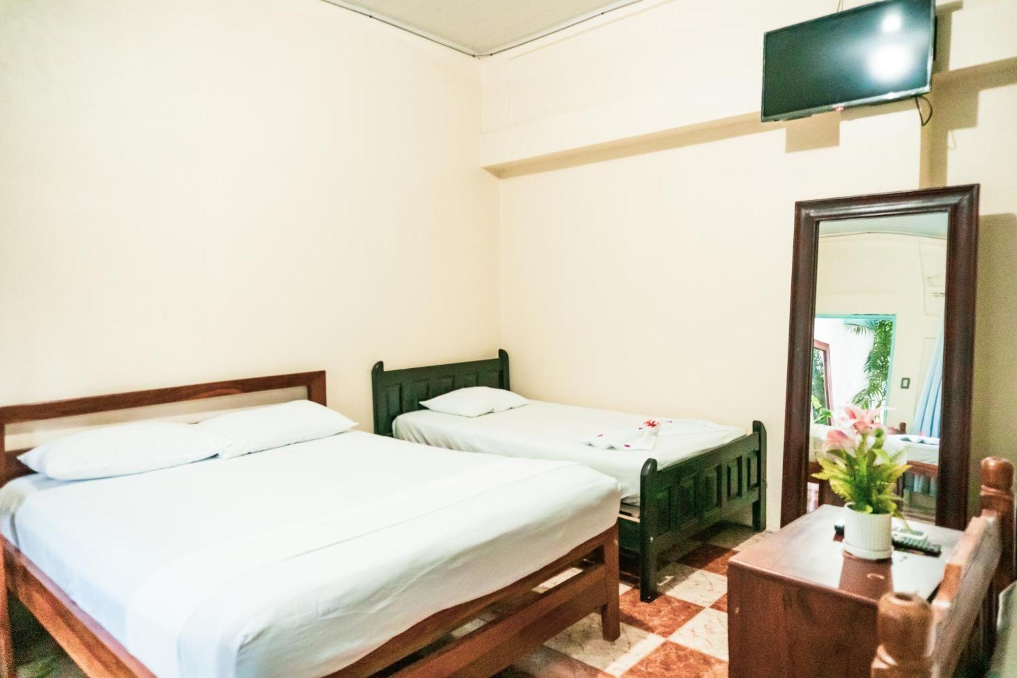 Hostal Eden Moyogalpa Luaran gambar