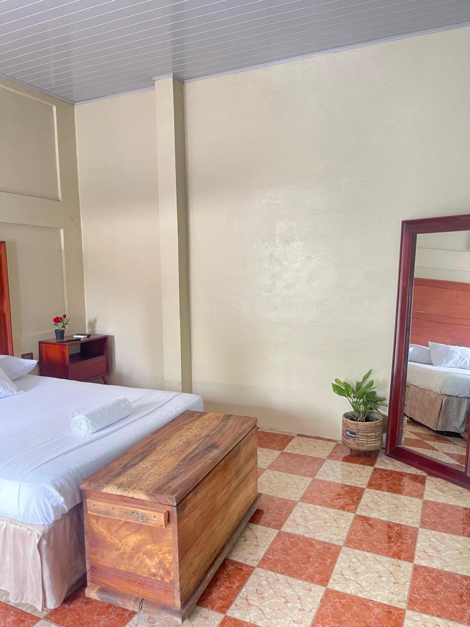 Hostal Eden Moyogalpa Luaran gambar