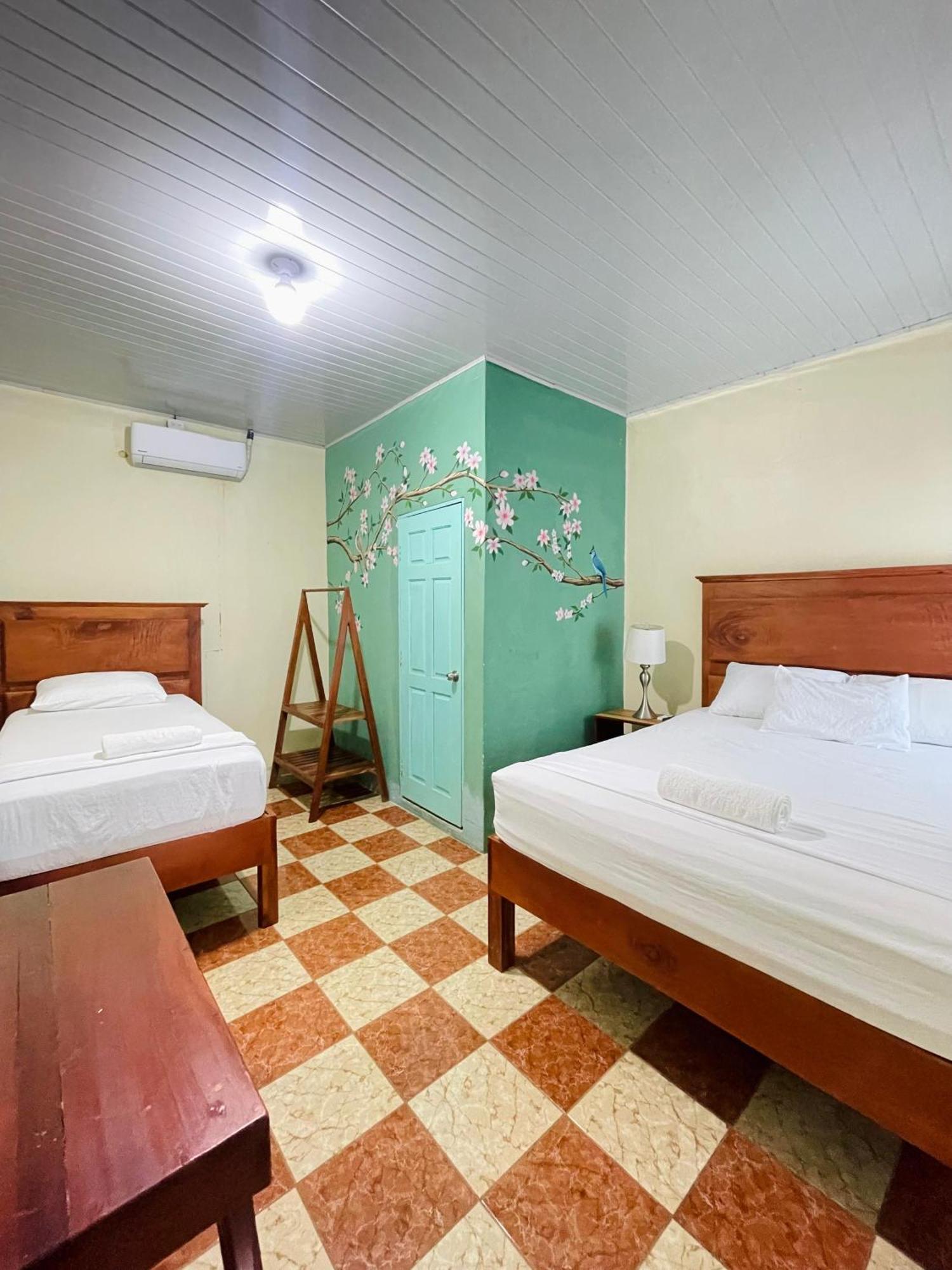 Hostal Eden Moyogalpa Luaran gambar